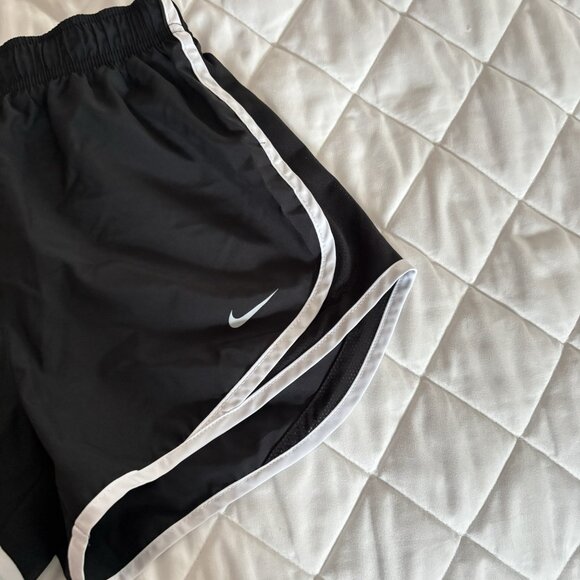 Nike Womens Dri-Fit Running Shorts Womens Size XS Black Drawstring Liner - Picture 2 of 9